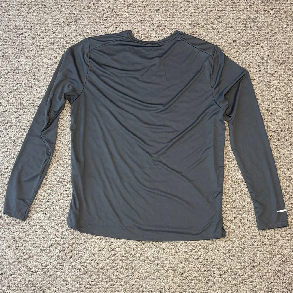Nike Gray Long Sleeve Performance Tee